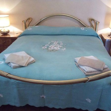 Casa Emanuela Bed & Breakfast เพียซโซลา ซุล เบรนตา ภายนอก รูปภาพ
