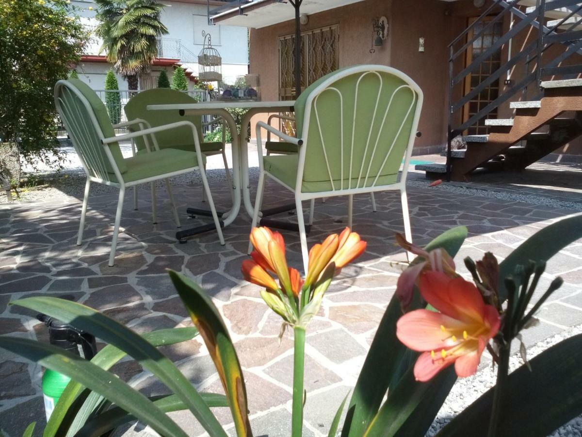 Casa Emanuela Bed & Breakfast เพียซโซลา ซุล เบรนตา ภายนอก รูปภาพ