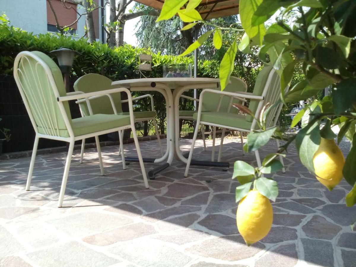 Casa Emanuela Bed & Breakfast เพียซโซลา ซุล เบรนตา ภายนอก รูปภาพ